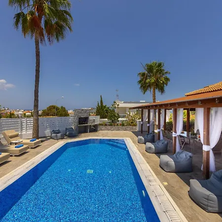 Villa Socrates